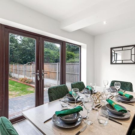 Walsall - 4 Bedroom House, Wi-Fi, Garden , Sleeps 8 - Jrr Stays Bescot Eksteriør bilde