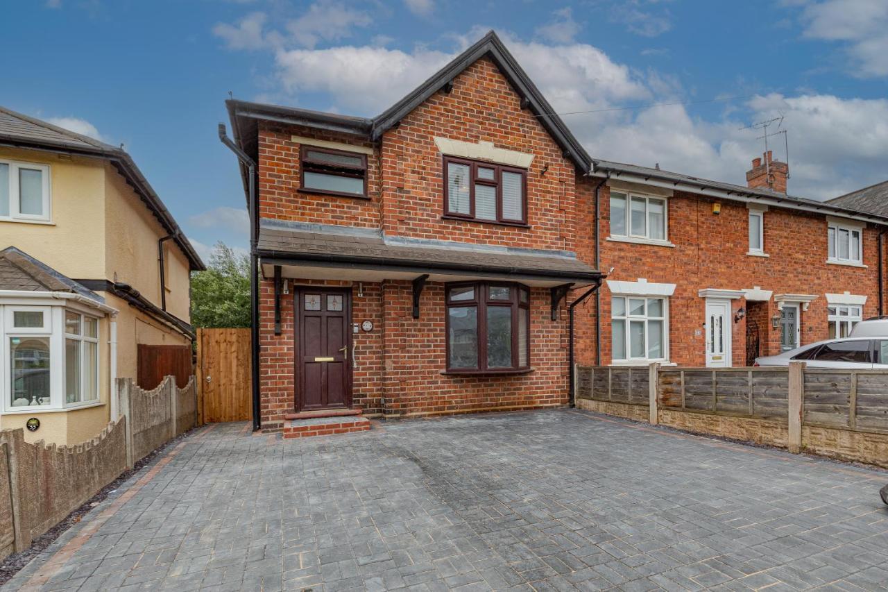 Walsall - 4 Bedroom House, Wi-Fi, Garden , Sleeps 8 - Jrr Stays Bescot Eksteriør bilde