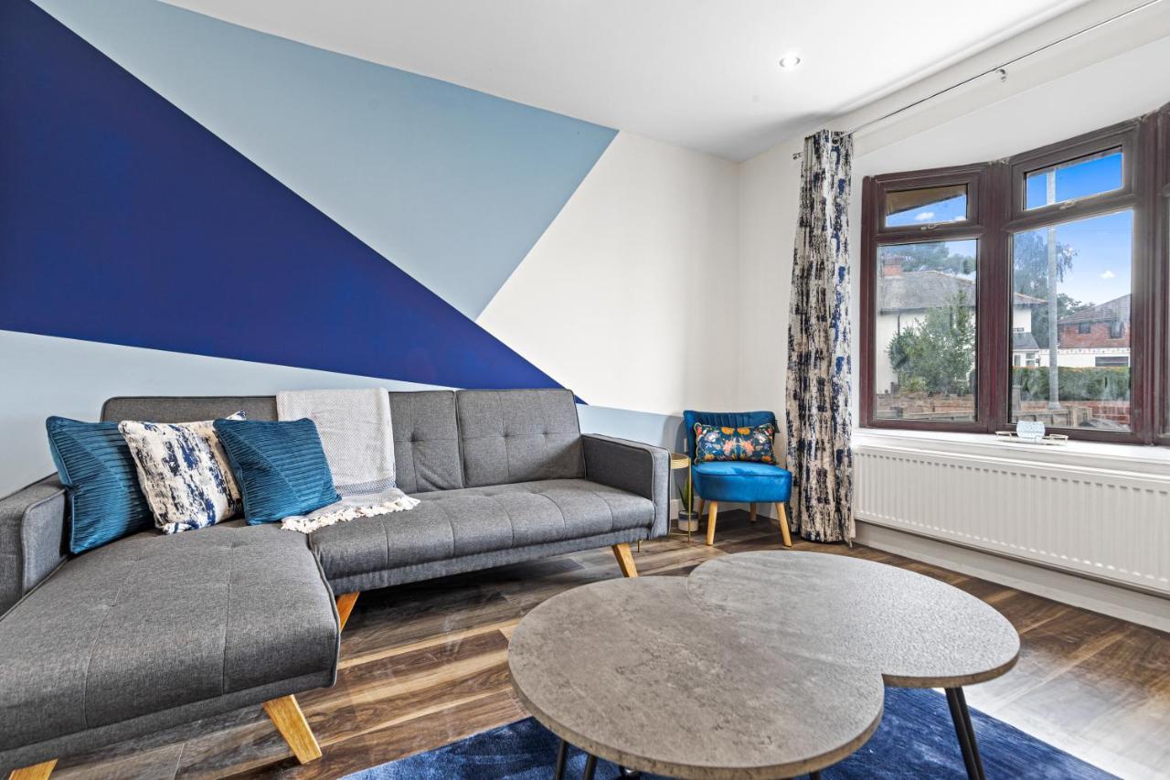 Walsall - 4 Bedroom House, Wi-Fi, Garden , Sleeps 8 - Jrr Stays Bescot Eksteriør bilde